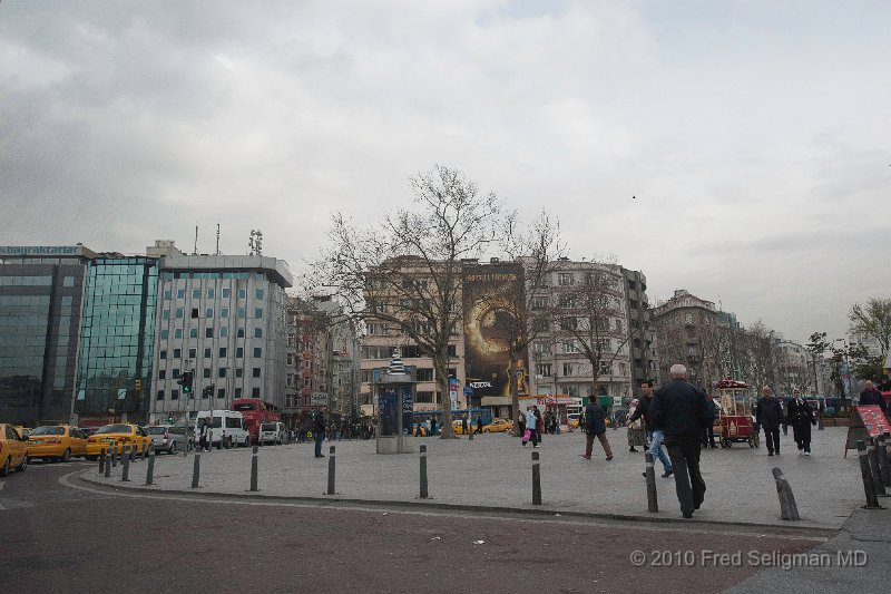 20100401_020924 D3.jpg - One of the many squares in Istanbul, Beyoglu